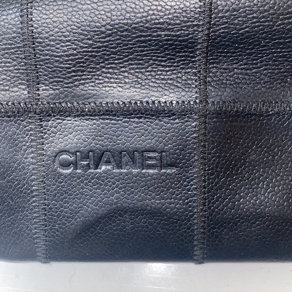 Vintage Chanel Purse - Picture 4 of 16
